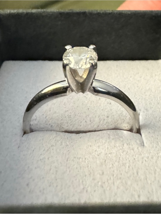 Jewelry - Solid 14K white gold round natural diamond solitaire engagement ring size 7